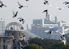 아베 담화에 쏟아지는 일본의 우려